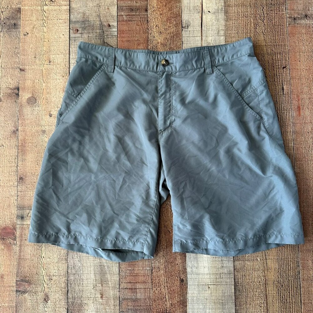 Columbia Mens Size 36" Gray Cargo Shorts With Pockets Outdoor Adventure Ready